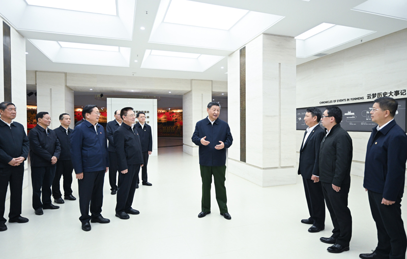 11月4日至6日，中共中央總書記、國家主席、中央軍委主席習(xí)近平在湖北考察。這是4日下午，習(xí)近平在孝感市云夢縣博物館考察。
