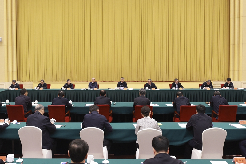 4月23日下午，中共中央總書記、國家主席、中央軍委主席習(xí)近平在重慶主持召開新時代推動西部大開發(fā)座談會并發(fā)表重要講話。